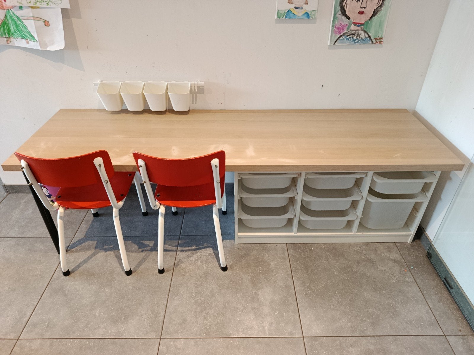 Trofast bureau met stoeltjes en opbergbakjes, Ophalen, Gebruikt, Kast