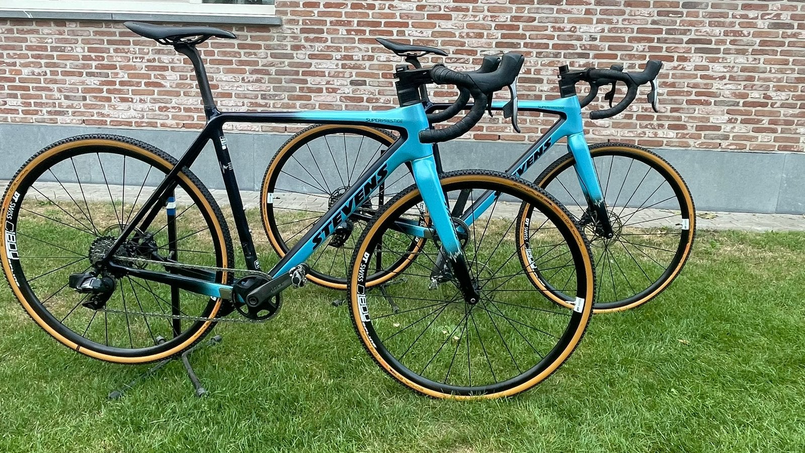 2 identieke Stevens carbon cyclocross fietsen, Enlèvement, Comme neuf, Carbone