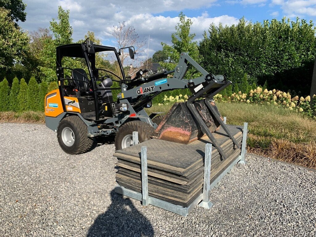 Giant G2700 X-TRA HD+ minishovel / kniklader 2026 150 uur, Tobroco, Info@tobroco.nl, Sprendlingenstraat 57
5061 KM  Oisterwijk