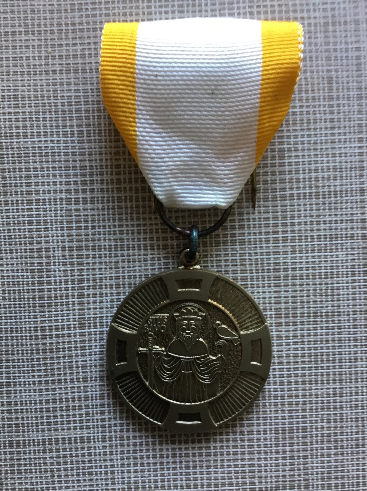 Zilveren medaille voor verdienste van het bisdom, Ophalen of Verzenden, Overige soorten, Lintje, Medaille of Wings