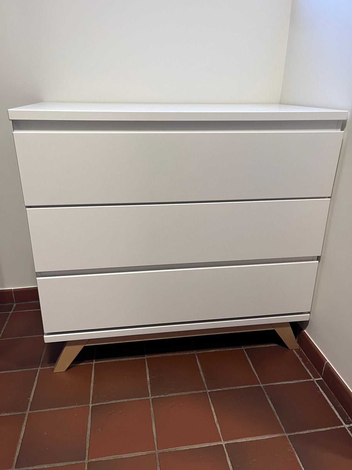 Commode met 3 laden greeploos Lynn wit/naturel, Ophalen, 100 tot 150 cm, 50 tot 100 cm, Zo goed als nieuw