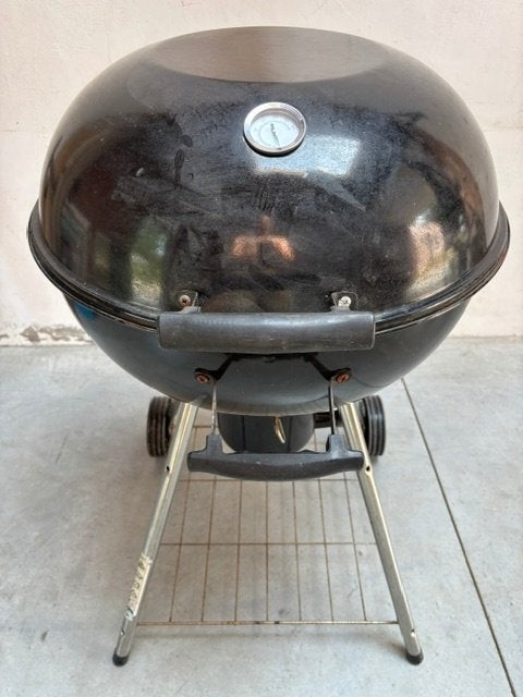 Weber BBQ 57cm, Tuin en Terras, Houtskoolbarbecues, Ophalen, Zo goed als nieuw, Weber, Met accessoires