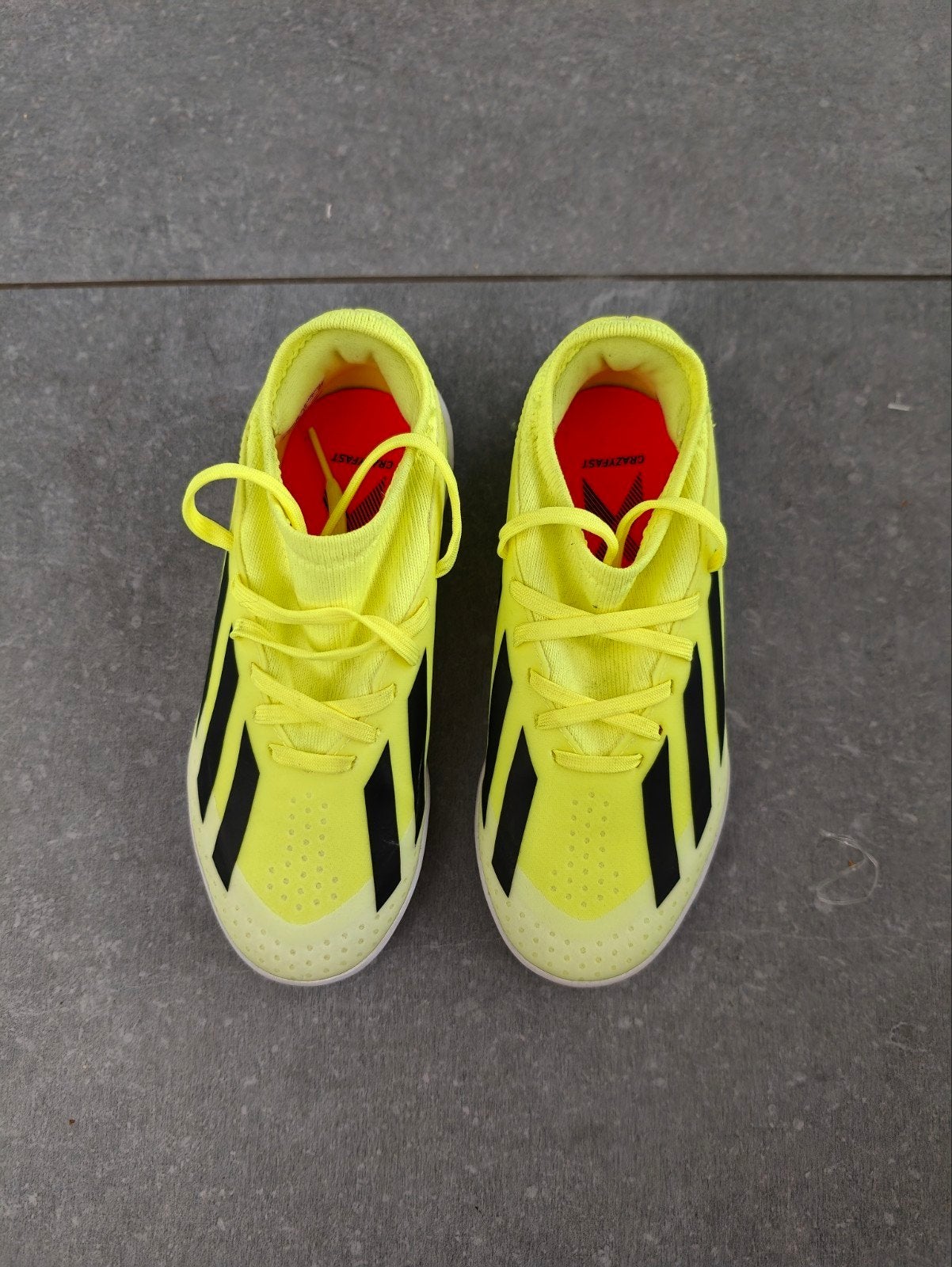 Zaalvoetbalschoenen Adidas Crazyfast maat 32 als nieuw, Sport en Fitness, Voetbal, Ophalen, Zo goed als nieuw, Schoenen
