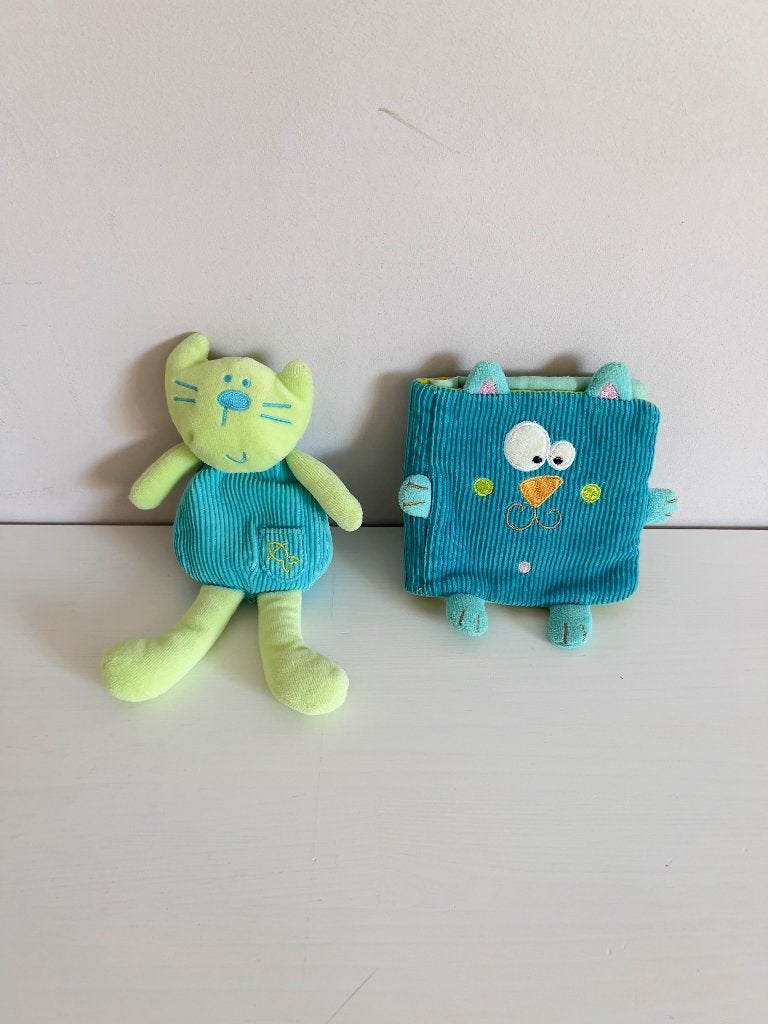 Jouets d’éveil peluche chat et livre sensoriel en tissu, Enlèvement ou Envoi, Utilisé, Hochet, Sonore