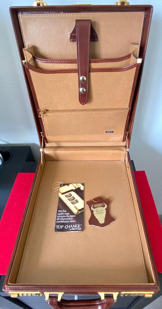 Mallette ou Attaché Case en Cuir Italien Corolla, Bijoux, Sacs & Beauté, Valises, Neuf, Enlèvement ou Envoi, Moins de 35 cm, Moins de 50 cm