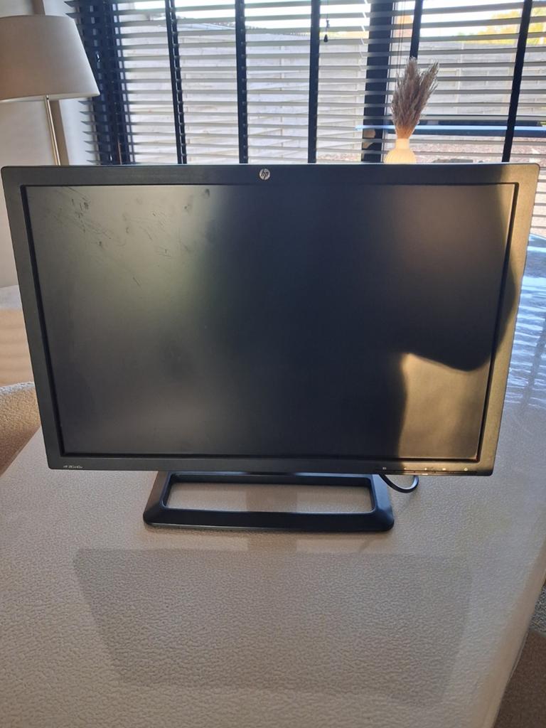 HP monitor, Computers en Software, Ophalen, HP monitor, Kantelbaar, Gebruikt