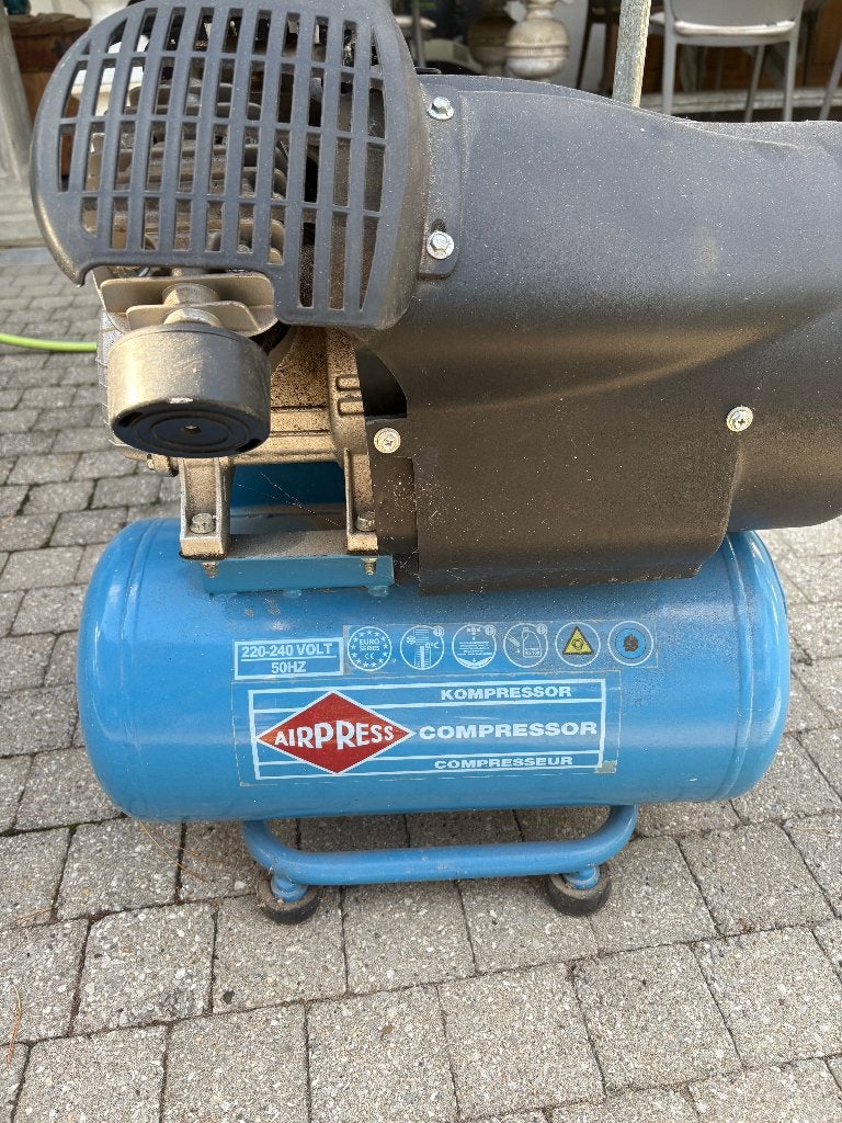 Compressor Airpress, Ophalen, Zo goed als nieuw, 6 tot 10 bar, Geluidgedempt