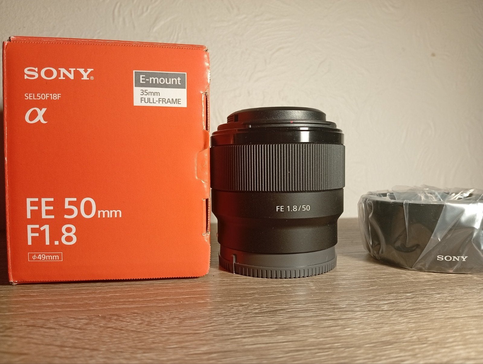 Sony FE 50mm F/1.8, TV, Hi-fi & Vidéo, Pare-soleil, Monture Sony E, Lentille standard, Comme neuf