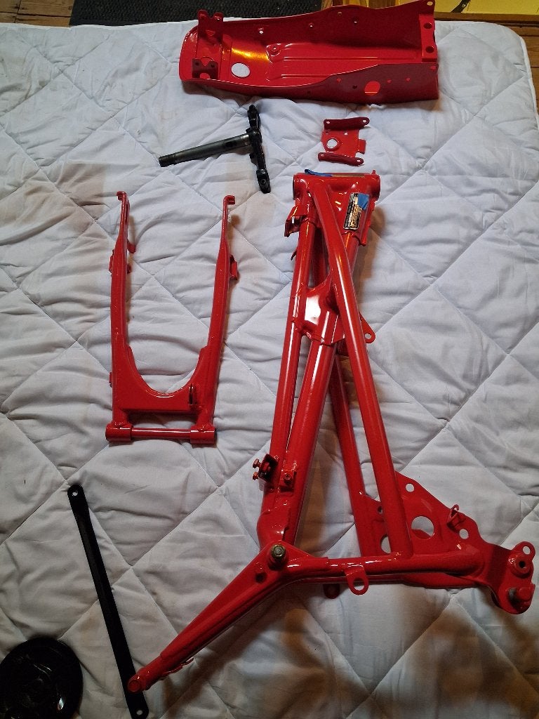 HONDA MT 5 frame+diverse onderdelen kleur ral 3020, Fietsen en Brommers, Ophalen, Gebruikt, Frame, Honda