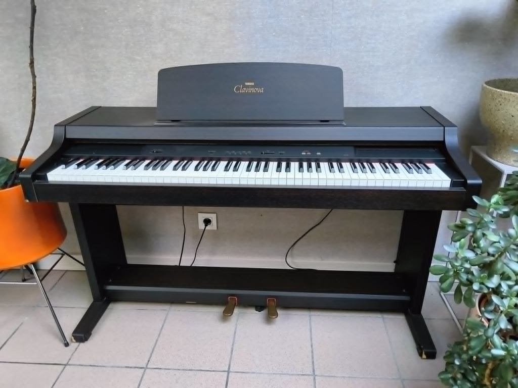 Yamaha Clavinova CLP-311, Ophalen, Gebruikt