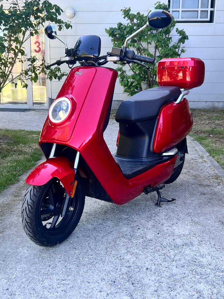 Niu N1S 618 km en parfait état !, Vélos & Vélomoteurs, Vélomoteurs & Scooters bridés, Yamaha, Comme neuf, Enlèvement, Électrique