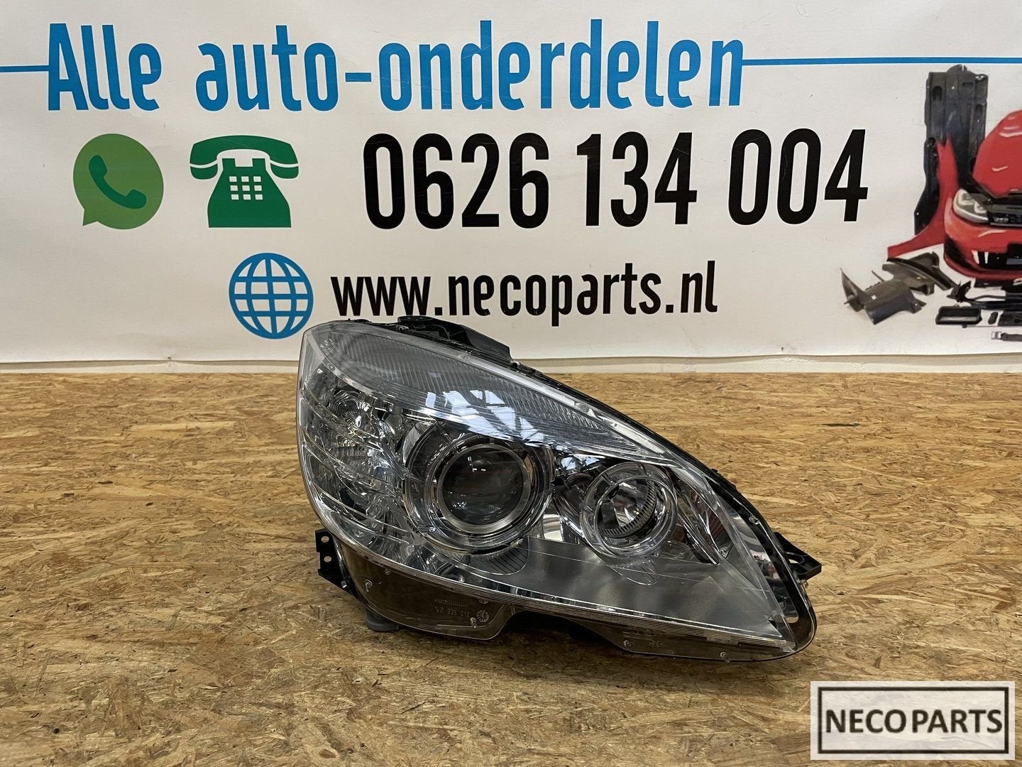 C KLASSE W204 XENON KOPLAMP RECHTS A2048203239 COMPLEET, Auto-onderdelen, Gebruikt, -, Ophalen of Verzenden, -