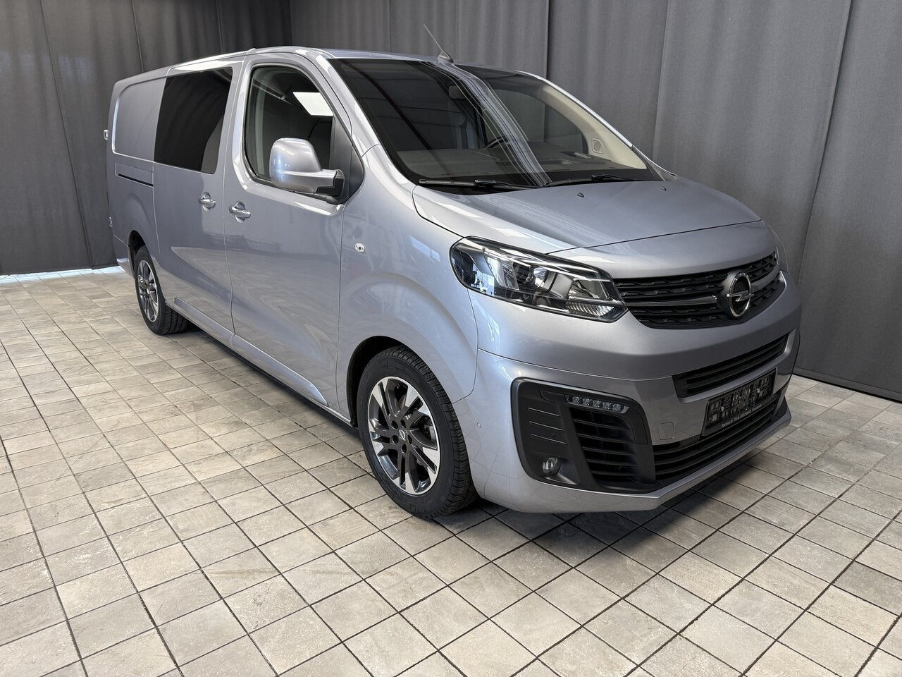 Opel Vivaro L3 Dubbel cabine, Auto's, 0 kg, 131 kW, Parkeersensor, Zilver of Grijs