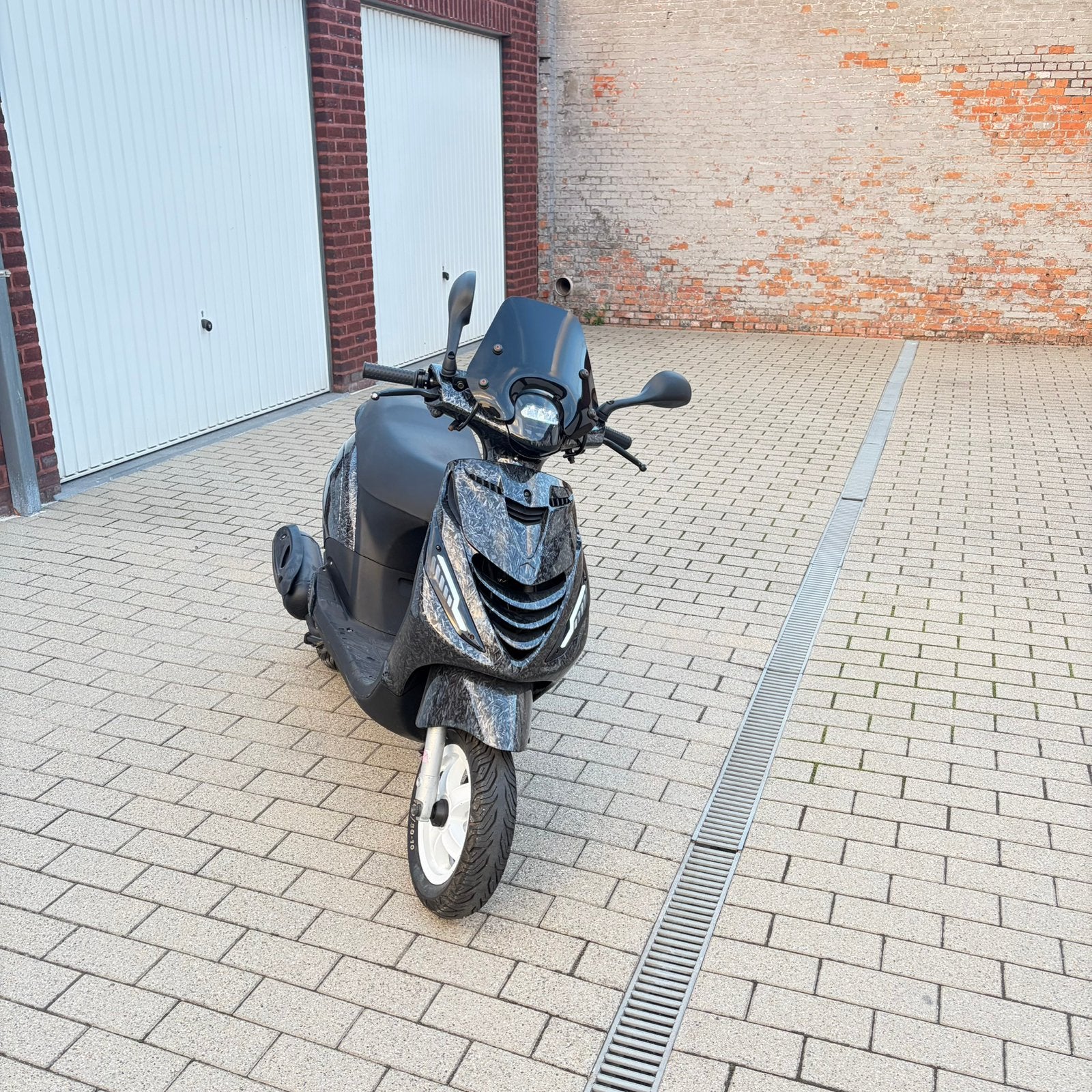 Piaggio Zip 4T Carb 2016 –Sportief opgebouwd, oude foto’s, Fietsen en Brommers, Ophalen, Zo goed als nieuw, Zip
