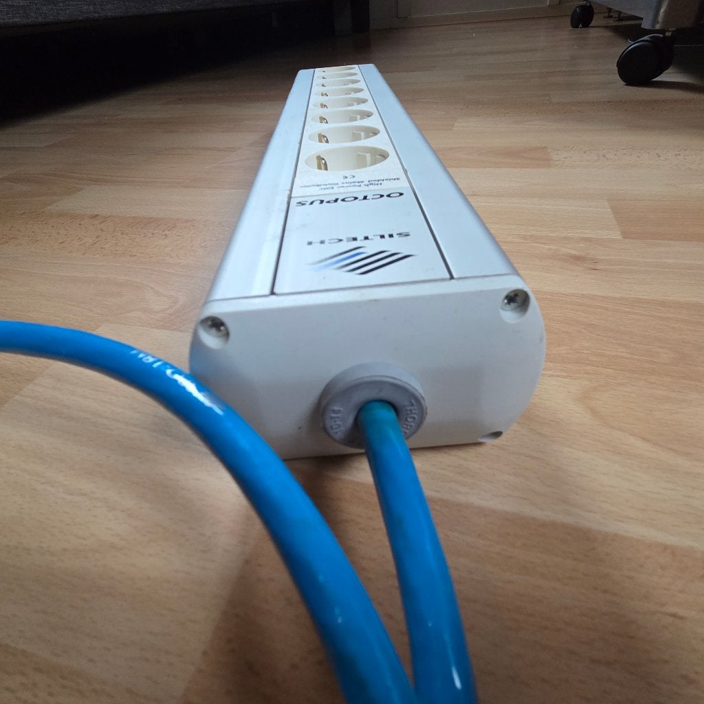 Siltech Octopus verdeeldoos met 2 mtr Siltech SPO-18M, TV, Hi-fi & Vidéo, Enlèvement ou Envoi, Utilisé, 2 à 5 mètres, Autres câbles
