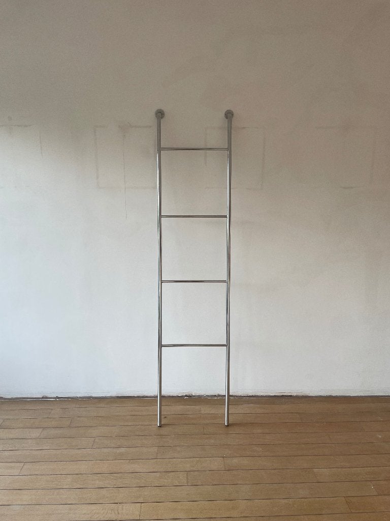 Échelle porte-serviettes au design minimaliste (chrome) !, Enlèvement, Utilisé, Argenté, Étagère de salle de bain
