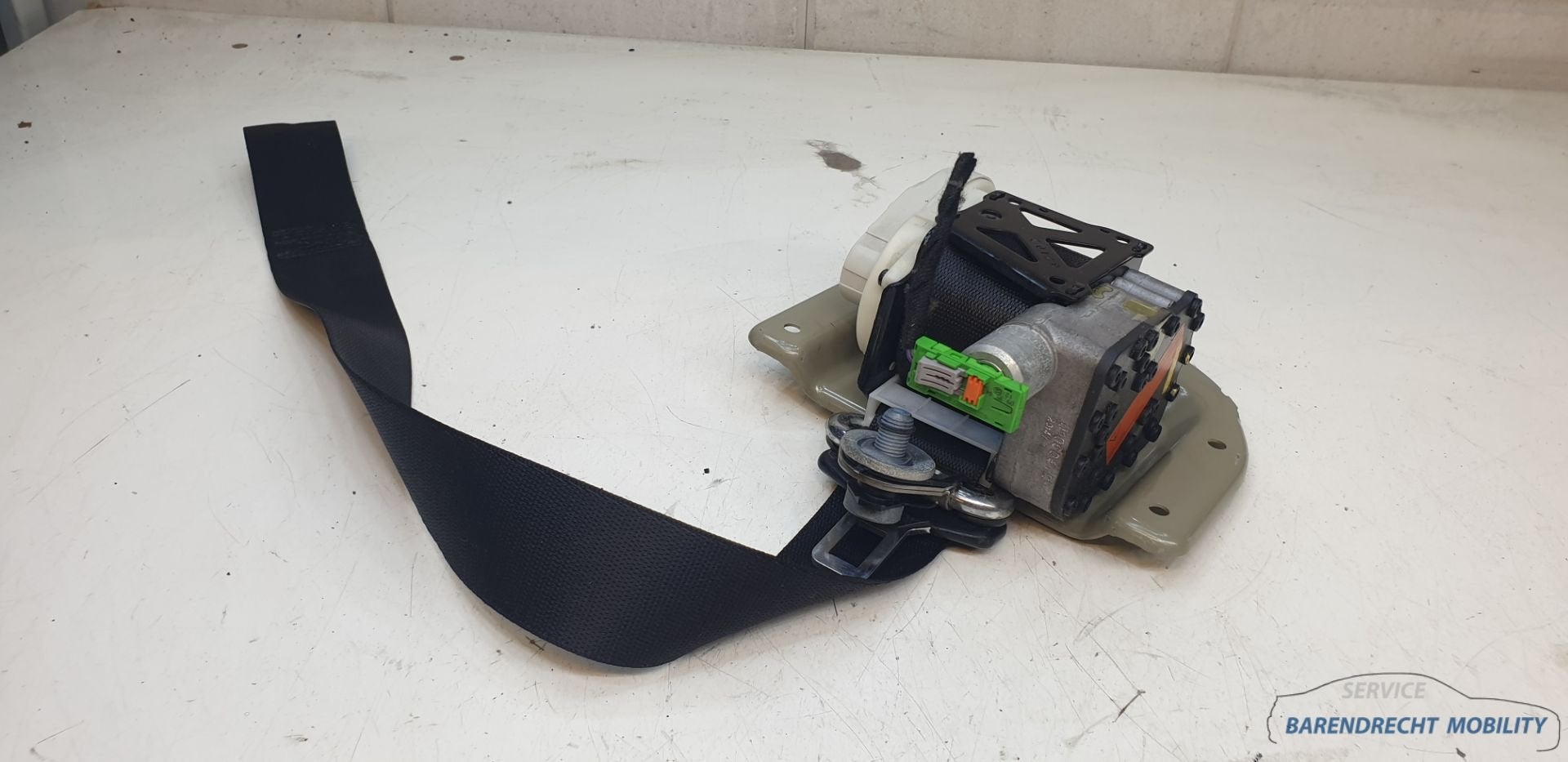 Gordel links voor Mercedes CLK W209 gordelspanner veiligheid, Gebruikt, Mercedes-Benz AG, Mercedes-Benz, Mercedesstrasse 120
70372  Stuttgart, DE