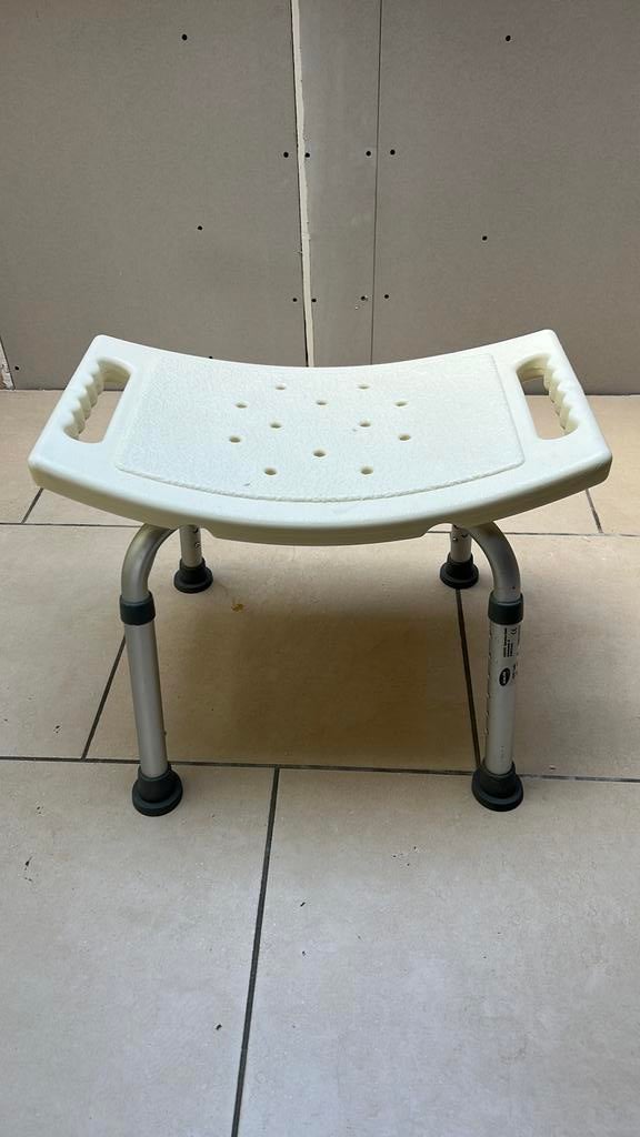Chaise de douche ajustable, Divers, Enlèvement, Comme neuf