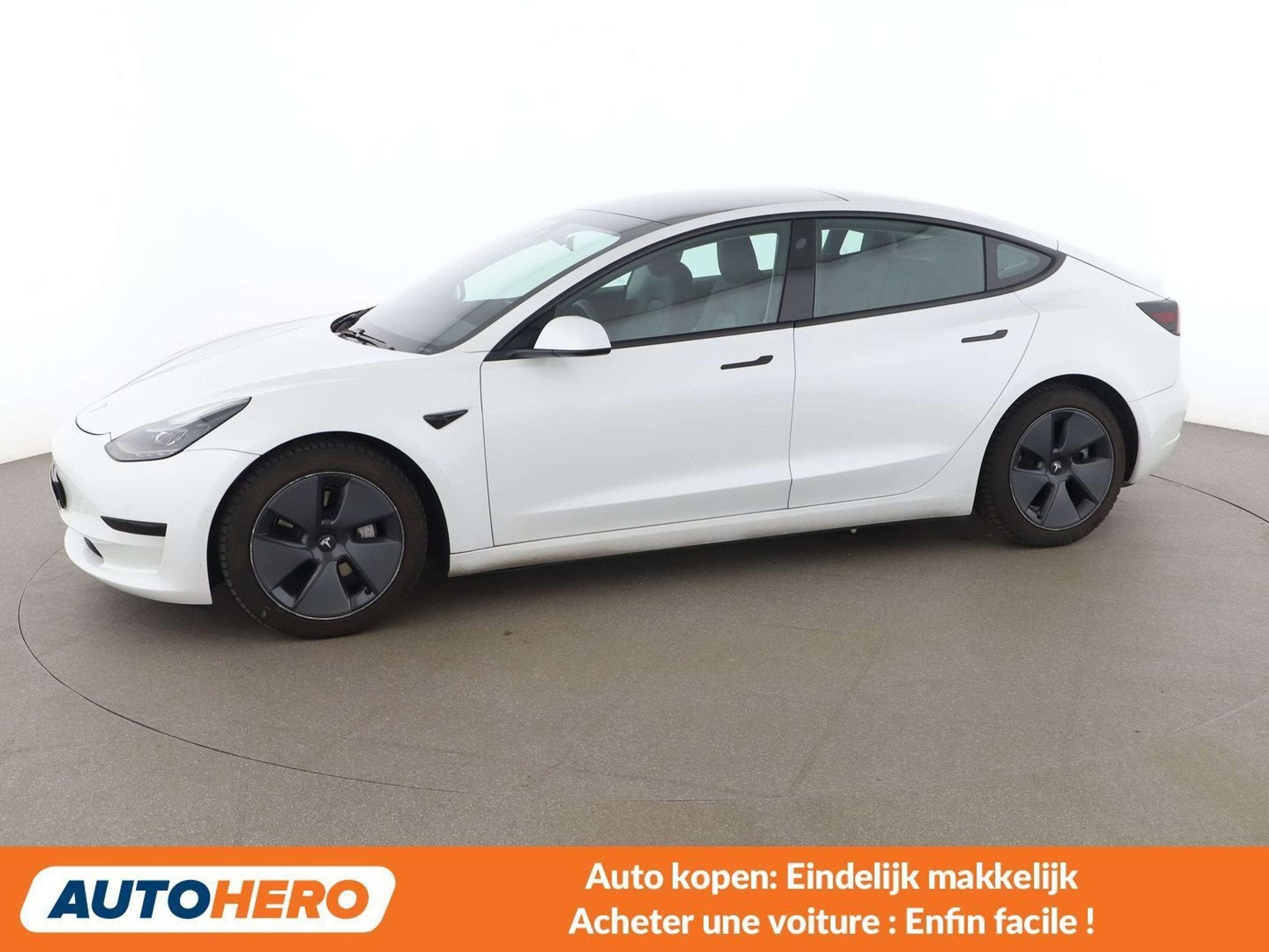 Tesla Model 3 Standard Range Plus (automatique), Autos, Cuir, Achat, Noir, Automatique