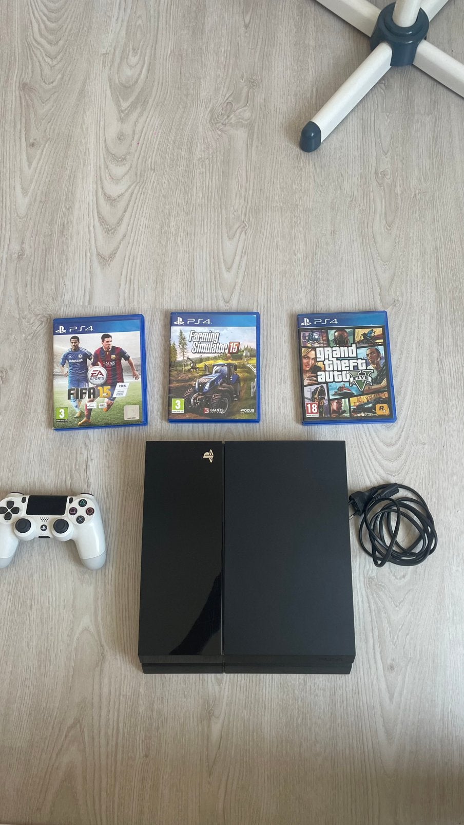 Playstation4, Games en Spelcomputers, Ophalen, Zo goed als nieuw, Met 2 controllers