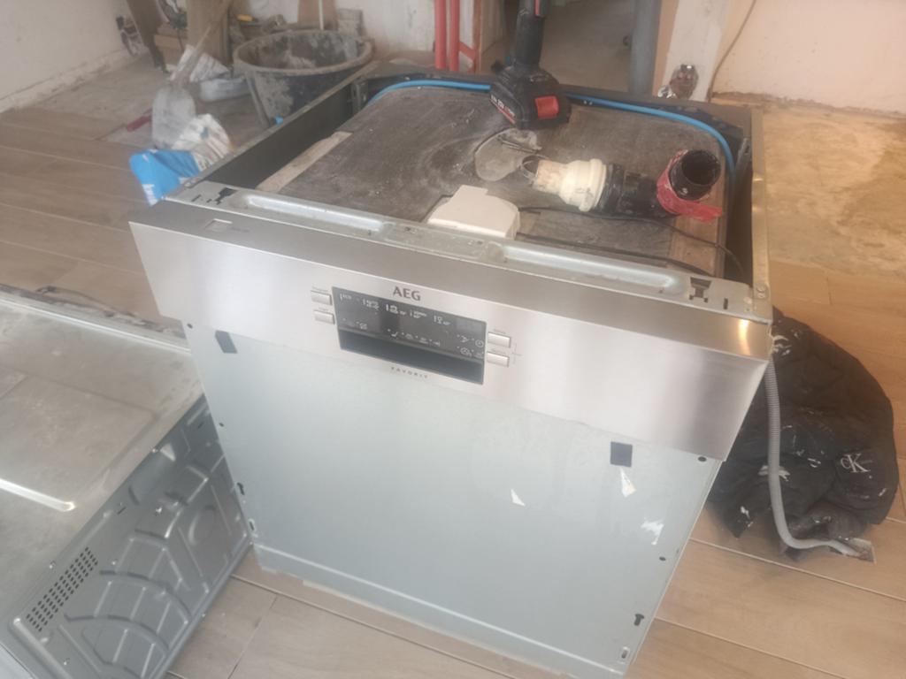 Aeg inbouw vaatwas 2jaar oud, Ophalen, Inbouw