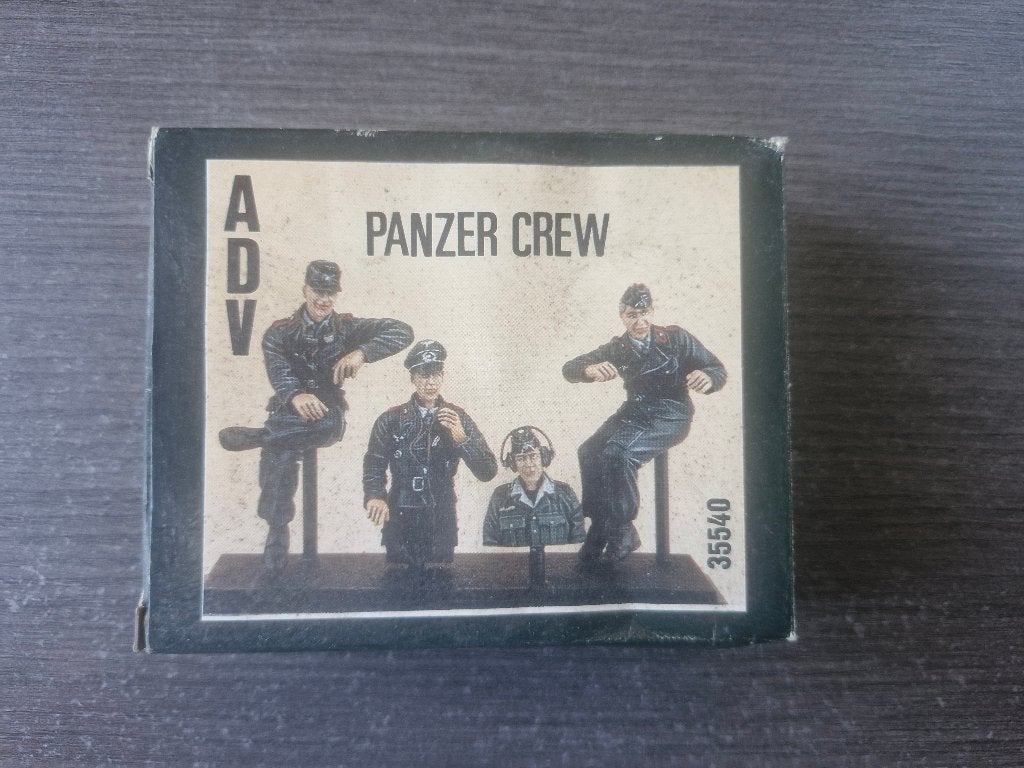 ADV 1/35 Panzer Crew 4 Figs., Enlèvement ou Envoi, Neuf, 1:35 à 1:50, Personnage ou Figurines