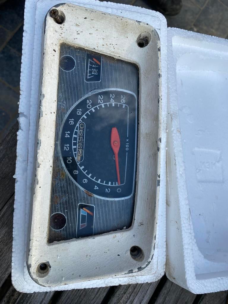 Toerenteller cluster Ford 2000, Ophalen, Gebruikt