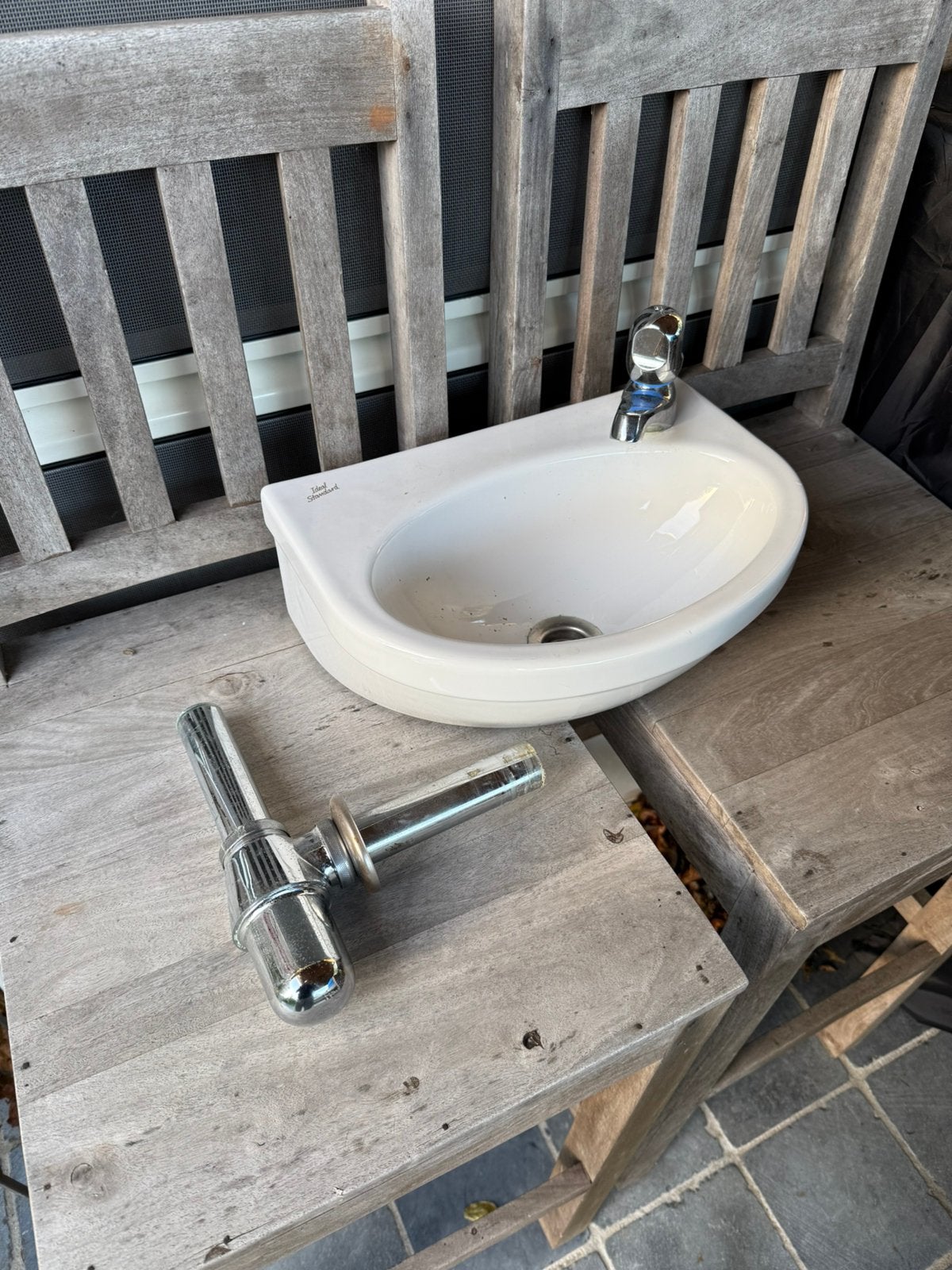 Hand spoelbakje toilet, Doe-het-zelf en Bouw, Ophalen, Zo goed als nieuw, Kraan