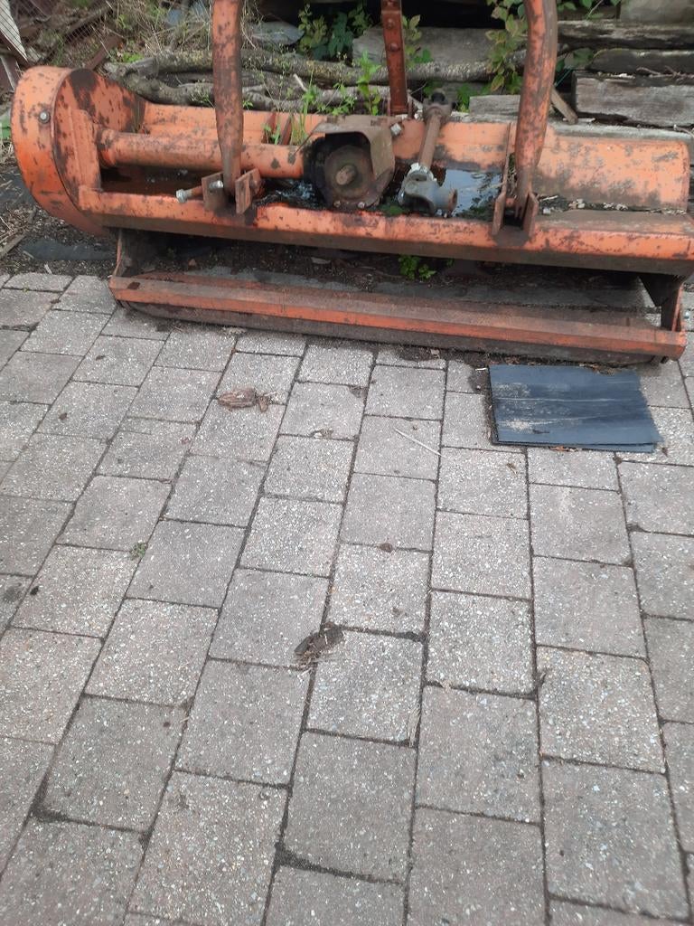 Klepelmaaier, schijveneg, houthakselaar, onderdelen Kuhnhark, Ophalen