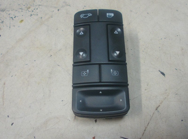 RAAMSCHAKELAAR LINKS VOOR Opel Vectra C Caravan (09135952), Gebruikt, Opel, Opel Automobile GmbH, Kontakt-opel@opel.com