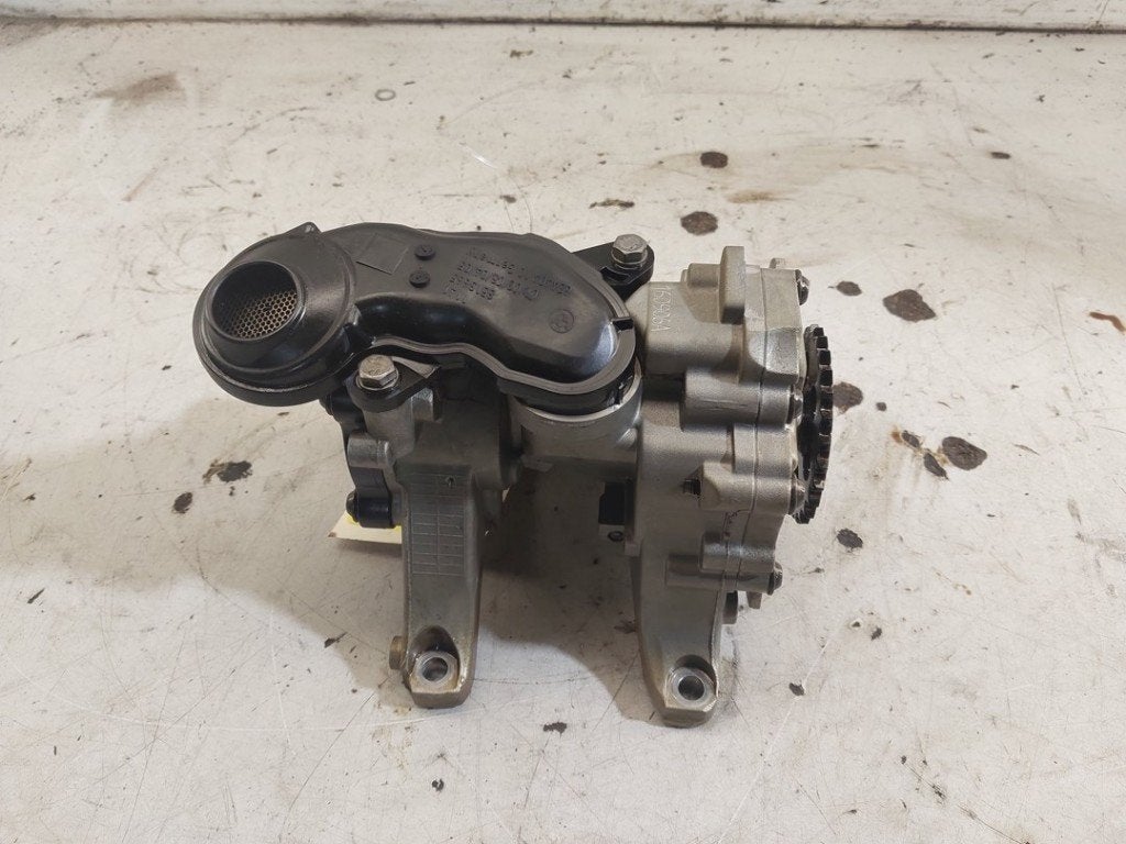 POMPE A HUILE BMW 3 serie (F30) (01-2011/10-2018), Utilisé, BMW, Petuelring 130
80809  München, DE, Bayerische Motoren Werke AG