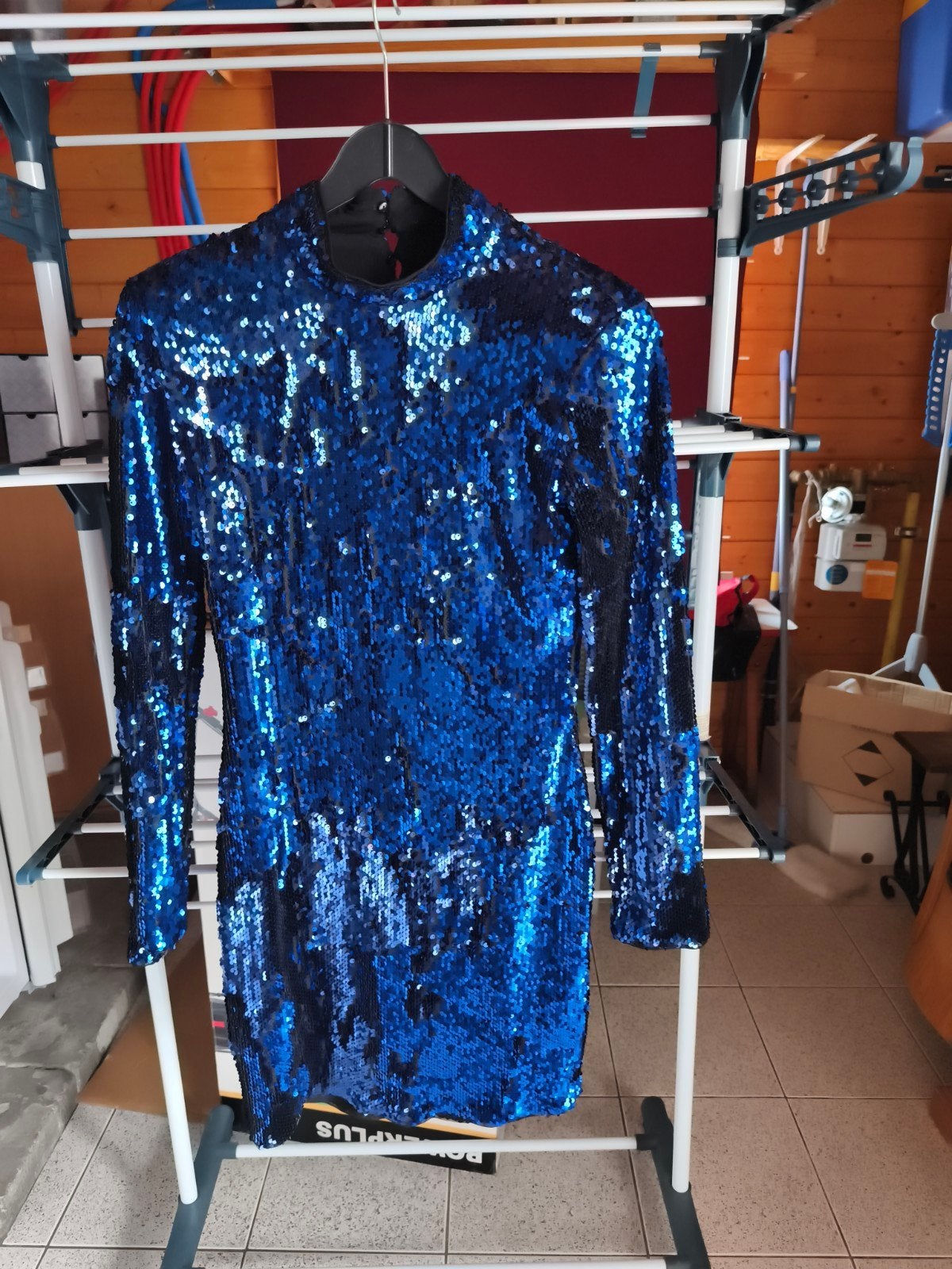 kleedje met pailletten, Ophalen, Blauw