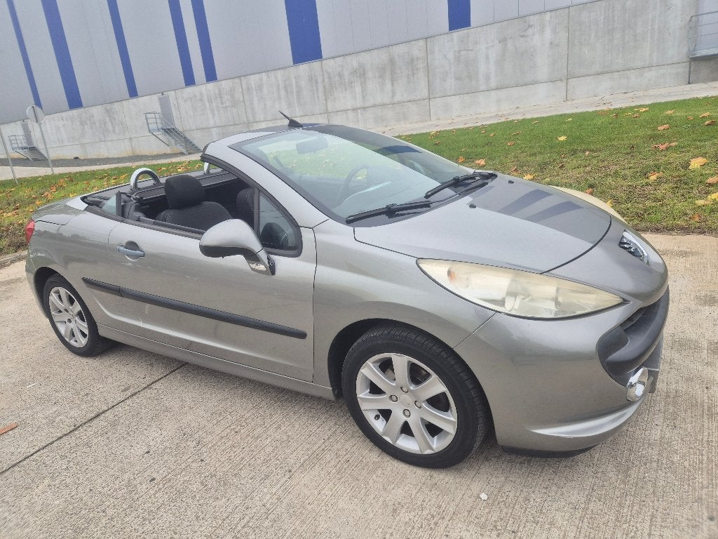 Peugeot 207 CC cabriolet 1.6 Essence, Auto's, Cabriolet, Bedrijf, 3 deurs, 5 zetels