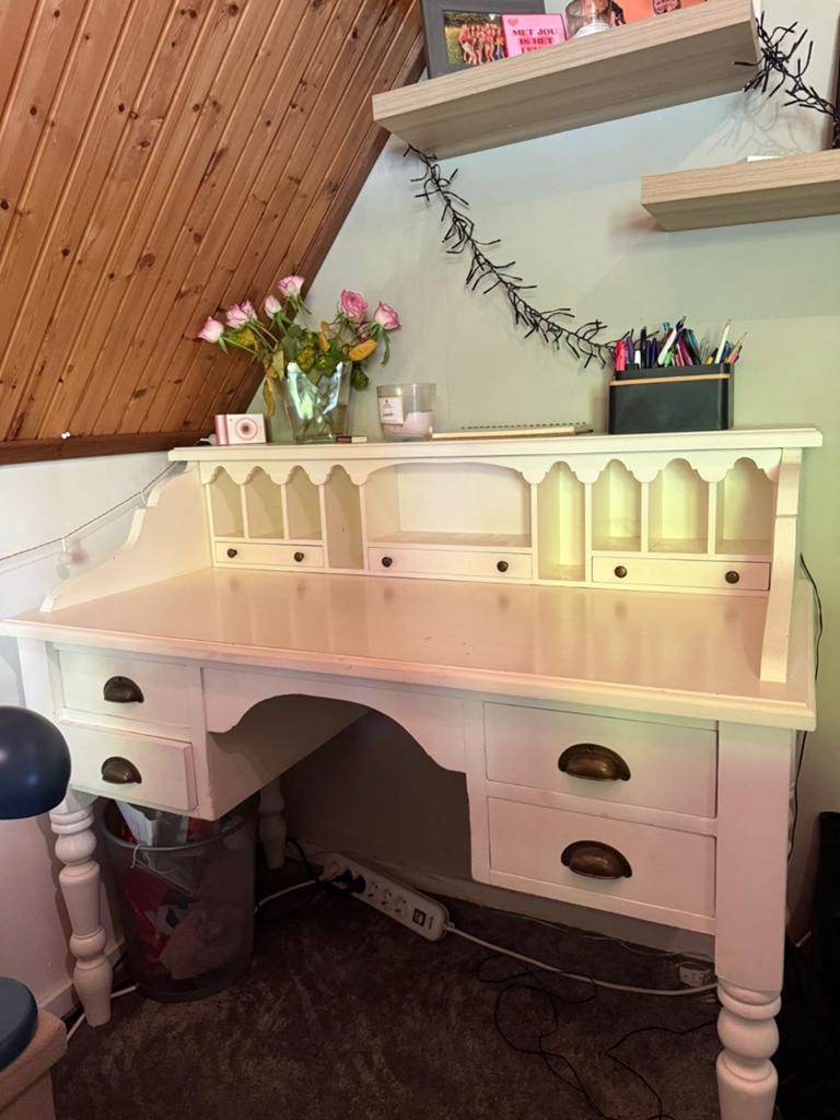 Zeer mooi wit bureau, Huis en Inrichting, Ophalen, Wit