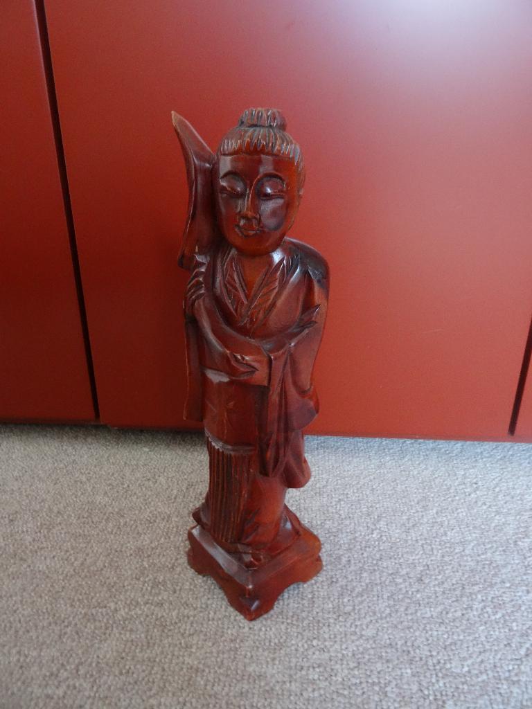 Sculpture asiatique en bois naturel exotique, Enlèvement ou Envoi