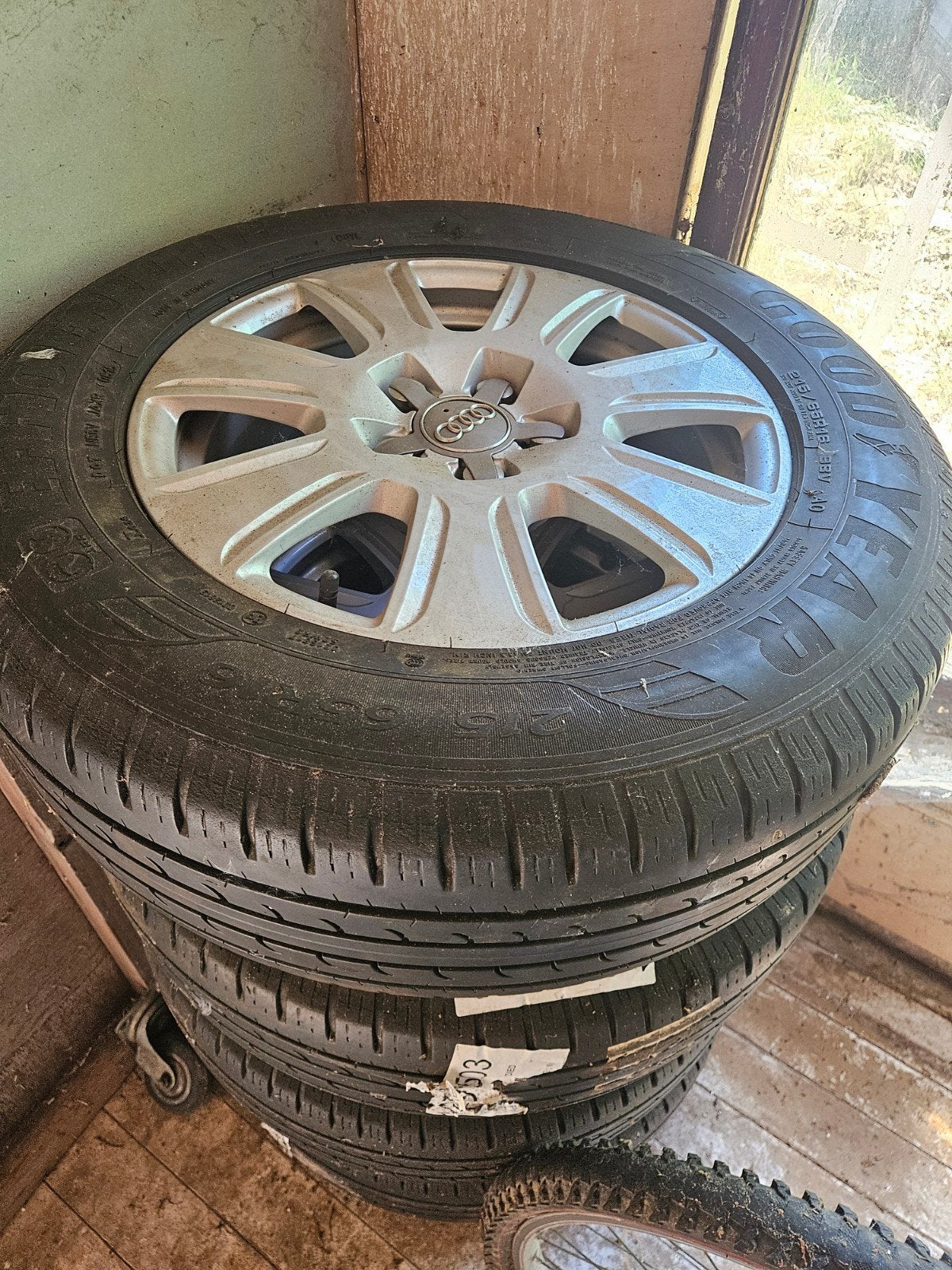 Audi q3, Auto-onderdelen, Banden en Velgen, Ophalen, Band(en)
