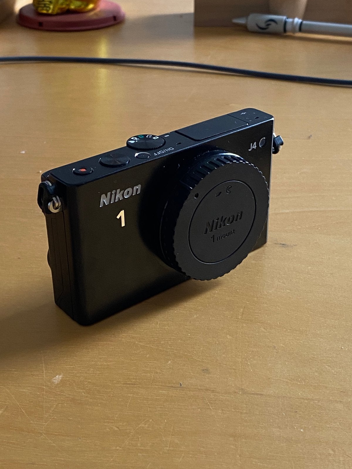 Nikon 1 J4, cassé, TV, Hi-fi & Vidéo, Appareils photo numériques, Sans zoom optique, Compact, Enlèvement, Ne fonctionne pas
