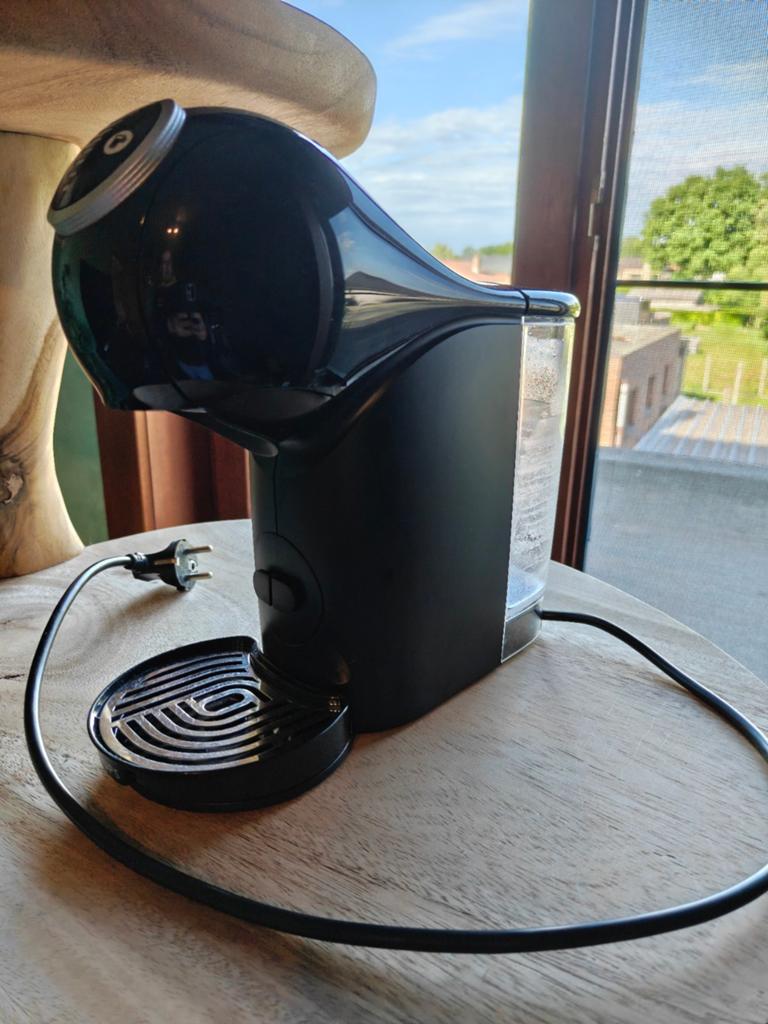 Dolce Gusto Genio S Plus + différentes tasses, Enlèvement