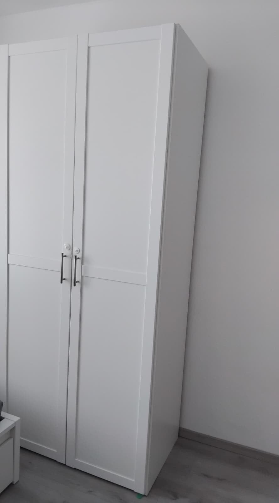 Garde robe 4 étagères bon état