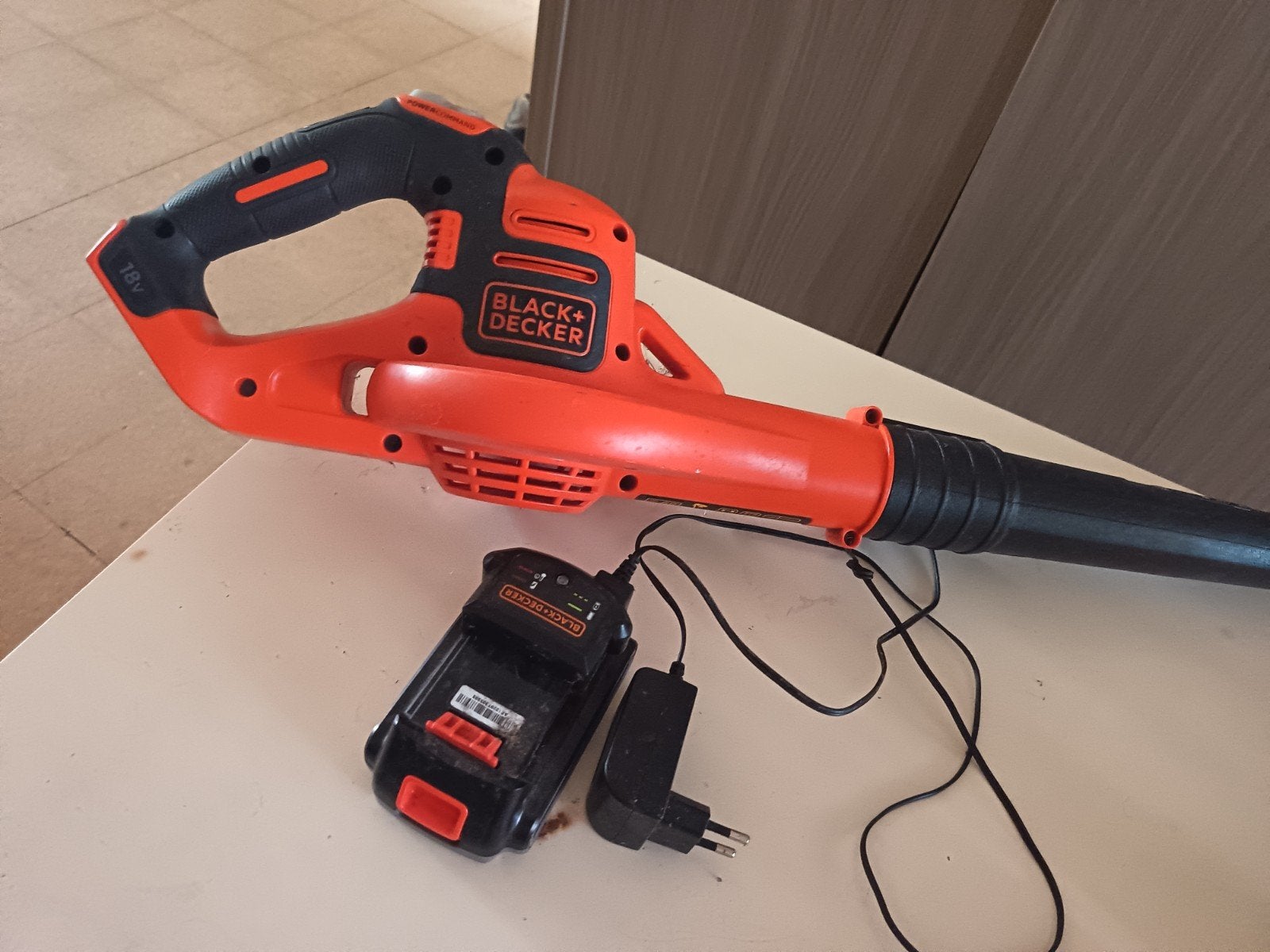 Black and Decker bladblazer, Ophalen