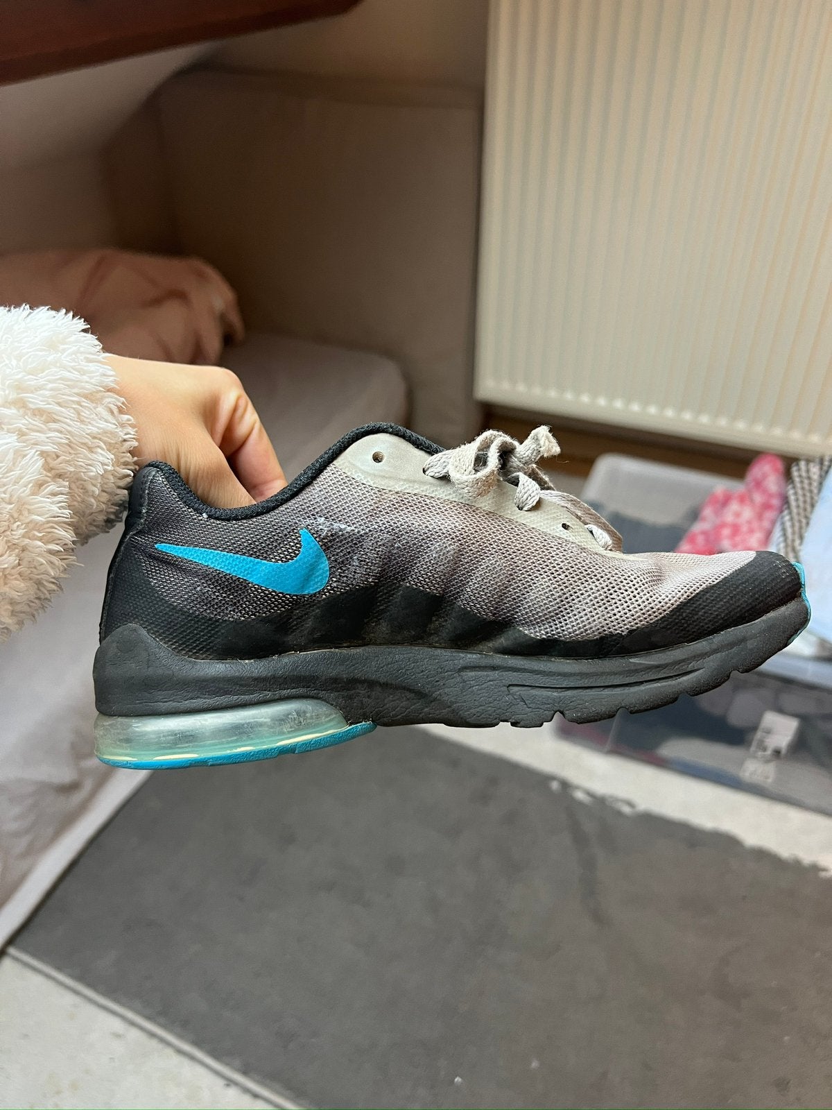 Nike air max invigor maat 36, Kleding | Heren, Overige kleuren, Ophalen of Verzenden, Sneakers, Gedragen