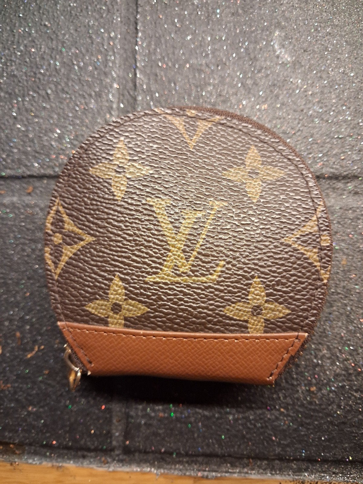 porte-monnaie Louis Vuitton à motif cuvette monogrammé, Bijoux, Sacs & Beauté, Sacs | Sacs Femme, Envoi, Comme neuf, Autres types