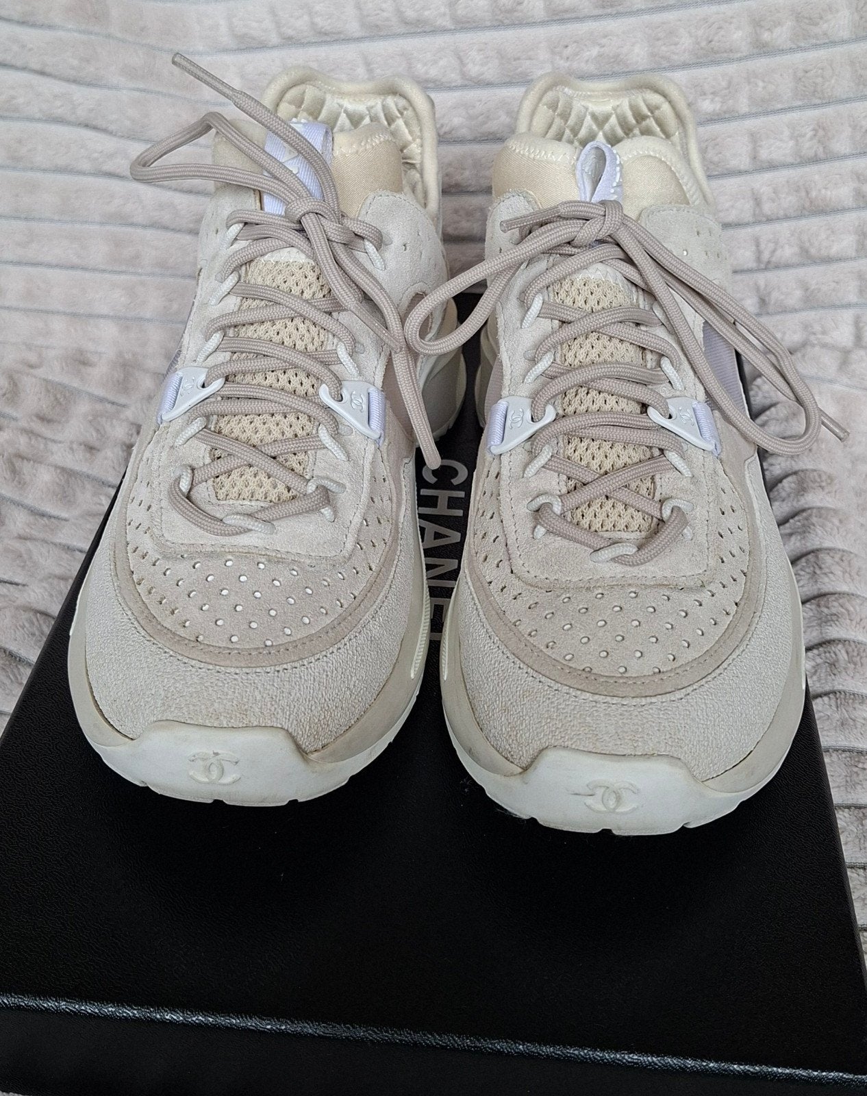 CHANEL. (NOUVEAU. +/ _ 1100€), Enlèvement ou Envoi, Sneakers et Baskets
