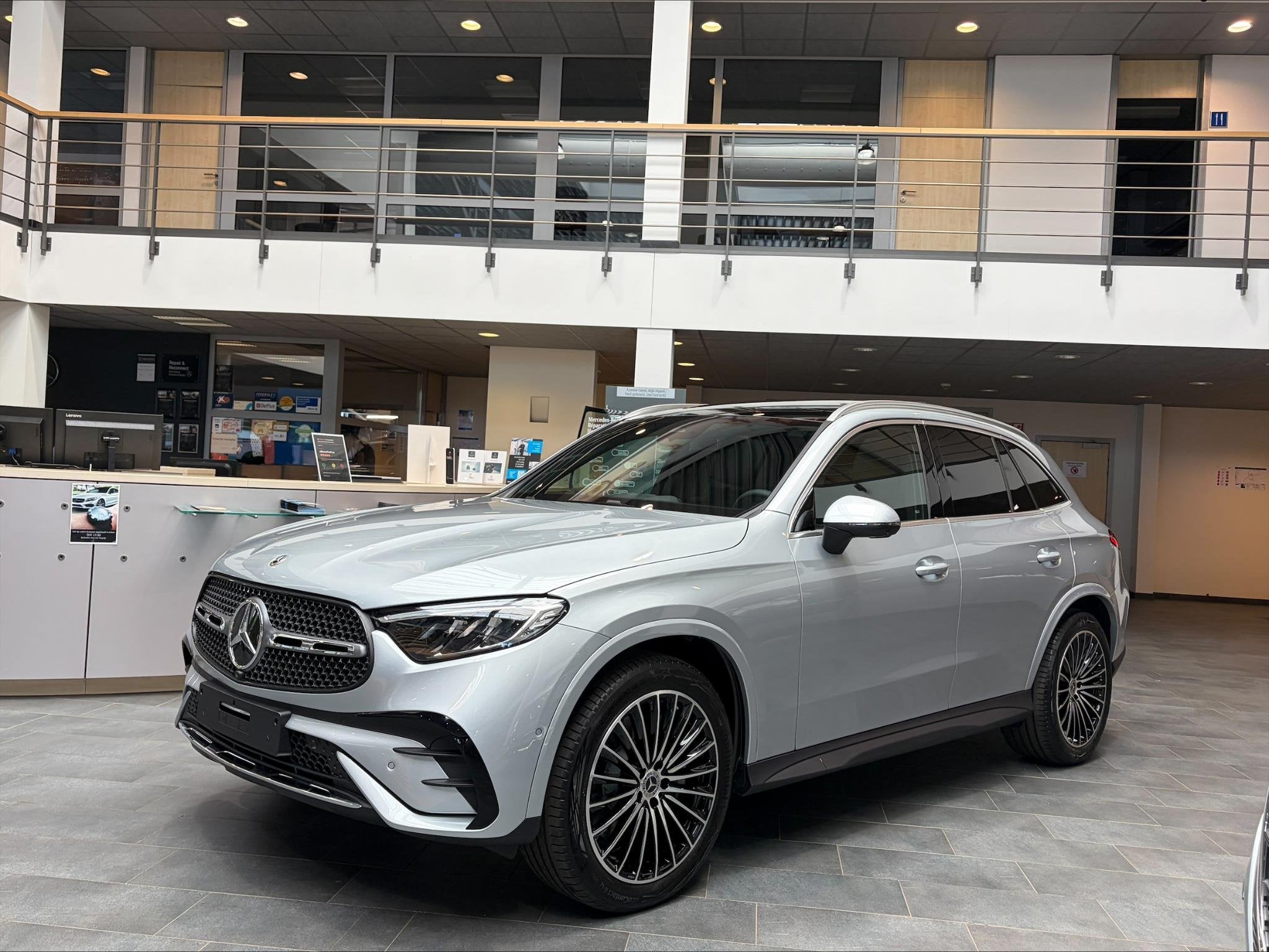 Mercedes-Benz GLC GLC 200 d 4MATIC Star Edition Nieuwe wagen, Auto's, Automaat, Stof, Zwart, 4 cilinders