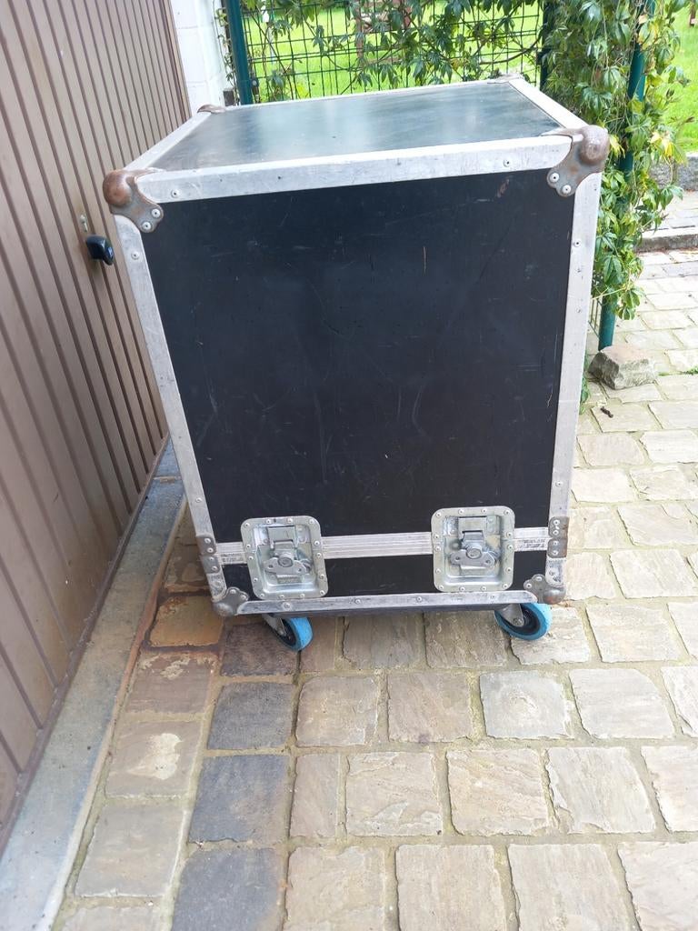 Flightcase.voor .P.A.of.Carnaval, Ophalen