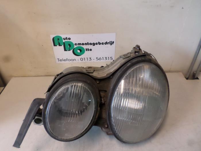 Koplamp links van een Mercedes E-Klasse (E-Klasse 95-), Auto-onderdelen, Gebruikt, -, -, Ophalen of Verzenden