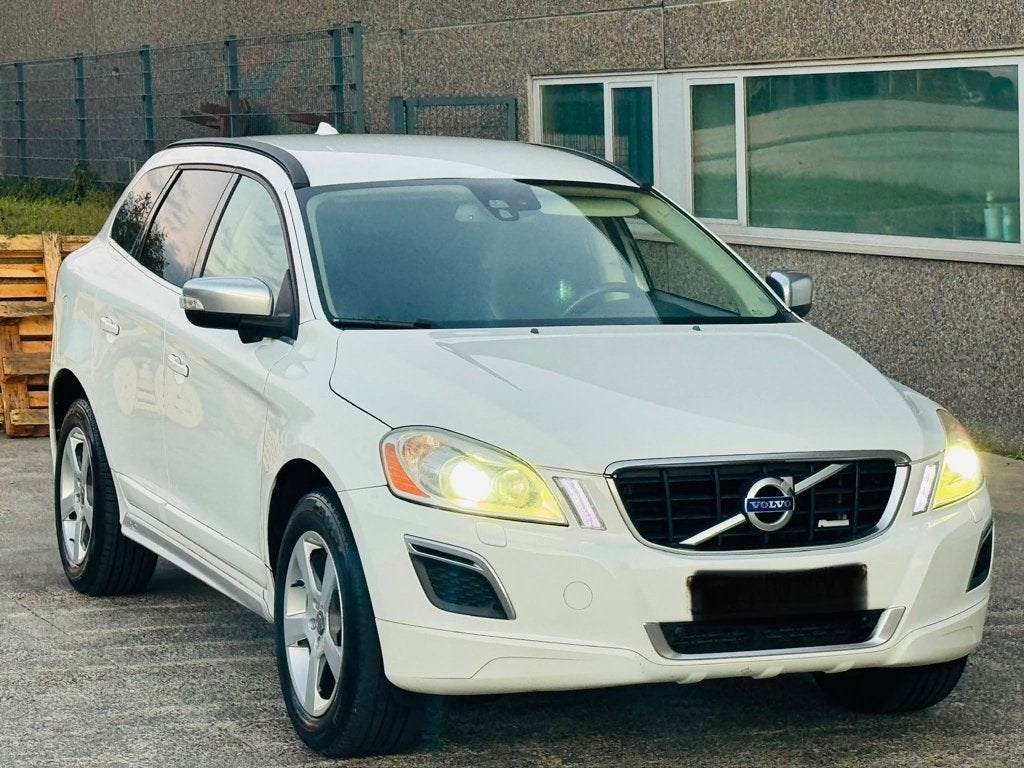 VOLVO XC60 2.0 D4 R-DESİGN 4x4 1’ERMAİN 2011MODEL EURO5, Autos, Euro 5, Noir, Particulier, Quatre roues motrices / 4X4