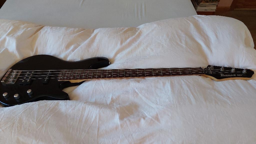 A Vendre Basse Ibanez noire RDGR RD 300, Musique & Instruments, Amplis | Basse & Guitare, Enlèvement, Utilisé, Guitare basse, 100 watts ou plus