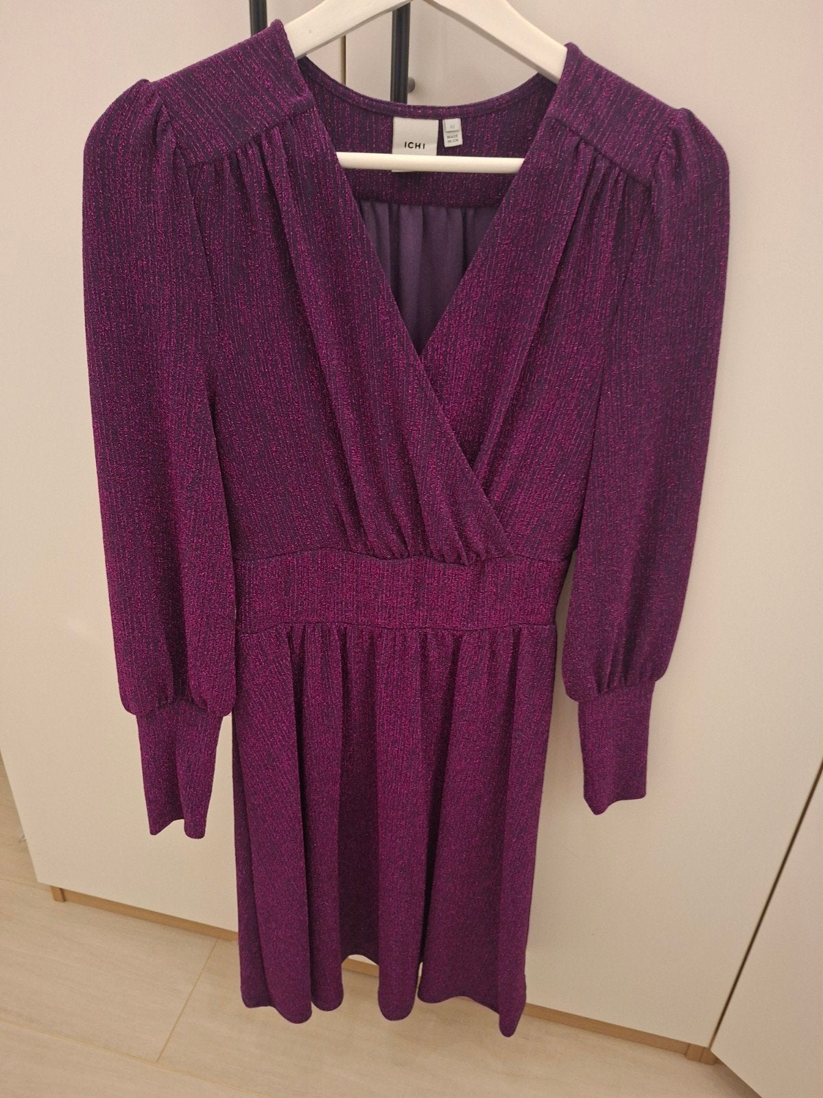 Paarse jurk met glitters merk ICHI XS, Ophalen