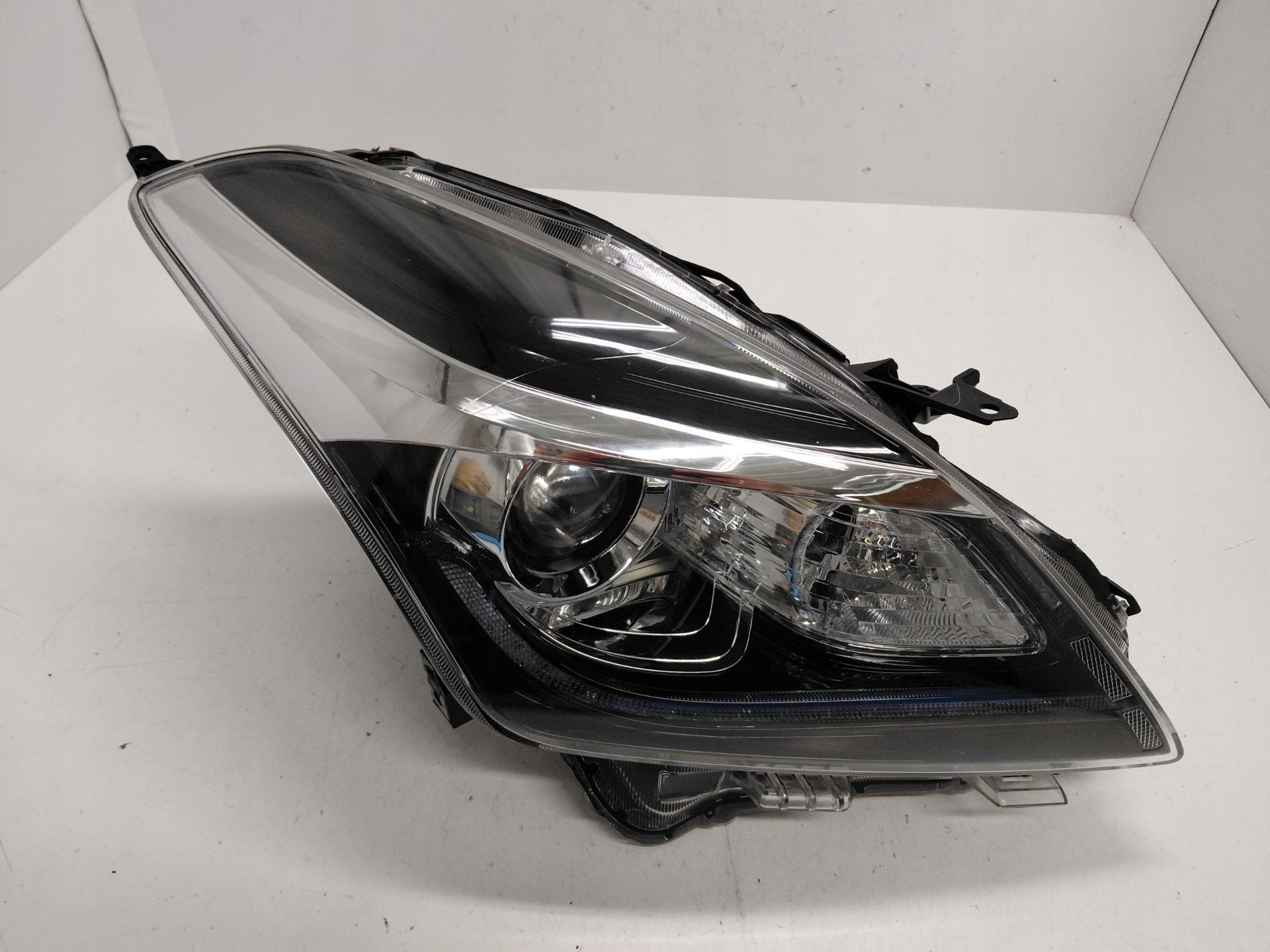 Phare droit Suzuki Baleno 100-18513, Info@suzuki.co.jp, Takatsuka-cho, Chuo-ku 300
432-8611  Hamamatsu, Suzuki Motor Corporation